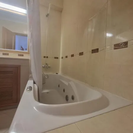 Apart. T2 Baixa Албуфейра