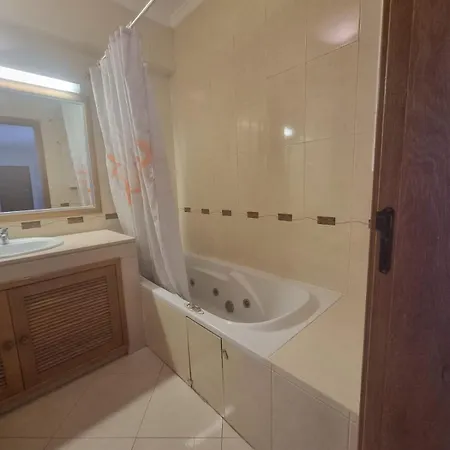 Apart. T2 Baixa Албуфейра